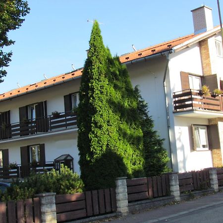 Penzion Iris Hotel Rajecke Teplice Exterior photo